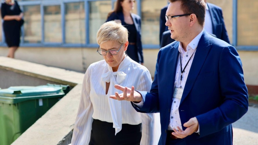 Uroczyste otwarcie zmodernizowanego Laboratorium Badań Chemicznych Źródeł Prądu